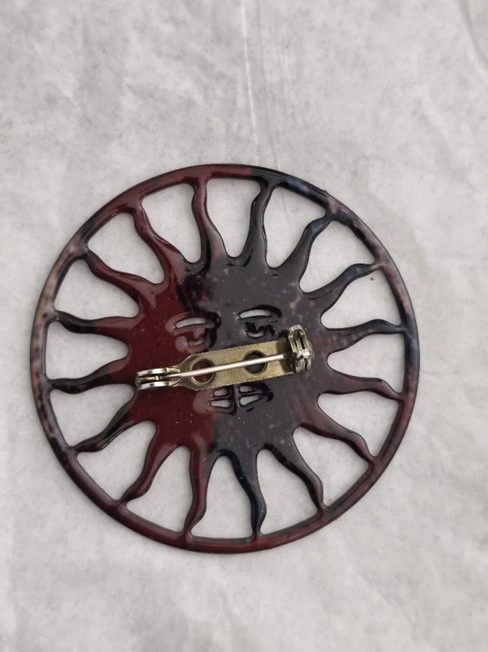 Vintage Sunburst Metal Brooch Pin in Brown Patina